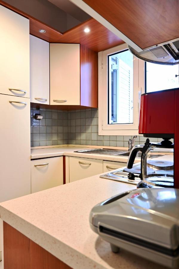 Delmare Athens Double Apartment ภายนอก รูปภาพ