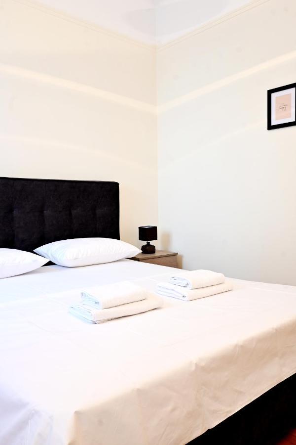 Delmare Athens Double Apartment ภายนอก รูปภาพ
