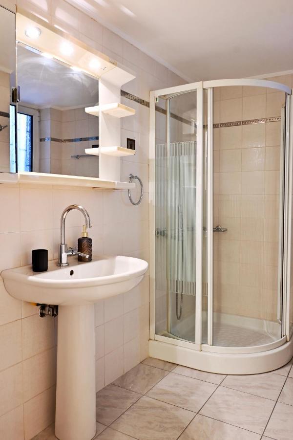 Delmare Athens Double Apartment ภายนอก รูปภาพ